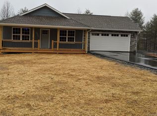 502 Academy Rd, Hendersonville, NC 28792