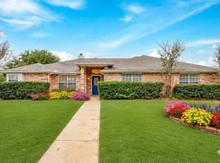 701 Stonebrooke Dr, Burleson, TX 76028