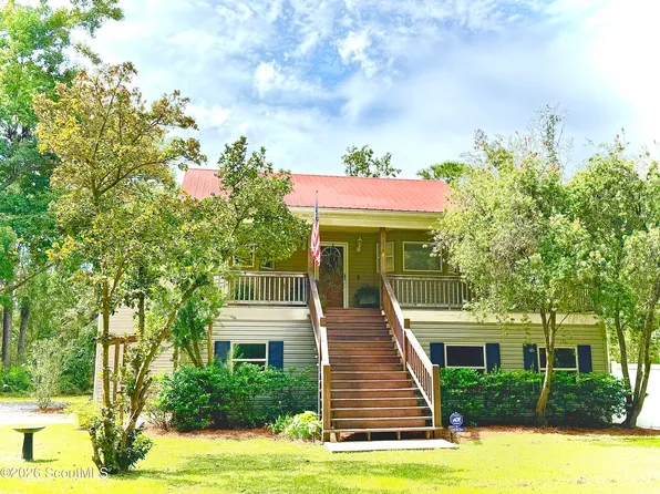 165 W Peninsula Dr, Brunswick, GA 31523