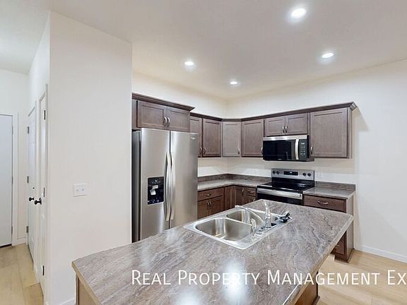 3rd image of 9600 W Tunis Dr