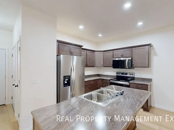 9602 W Tunis Dr, Sioux Falls, SD 57106