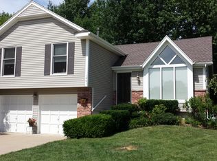 1201 NE 102nd Pl, Kansas City, MO 64155