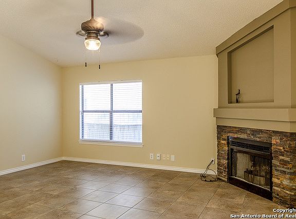 5th image of 11031 Almond Park