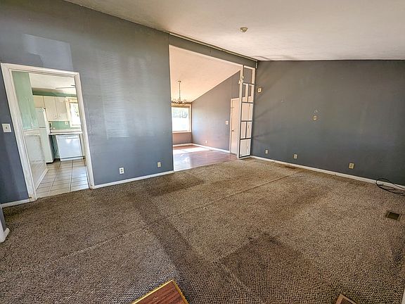 5th image of 1313 Derby St