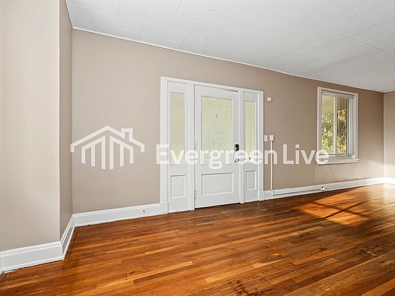 4th image of 1631 Sundale Ave