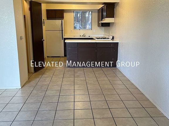 5th image of 1008 Alvarado Dr SE Unit 13
