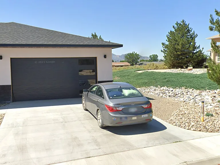 1601 E Downey Ave — Photo 3