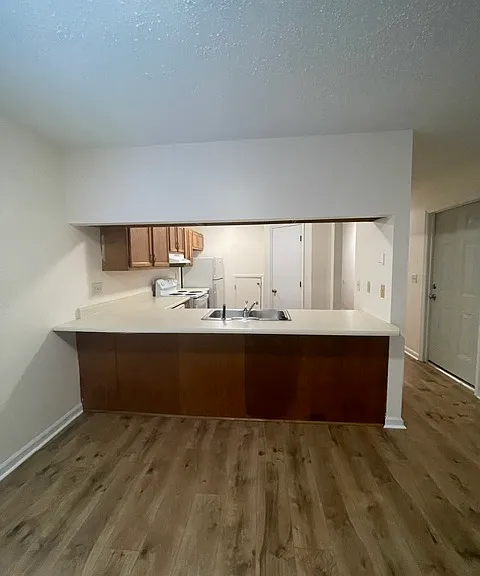 803 Parkway Vista Dr — Photo 2