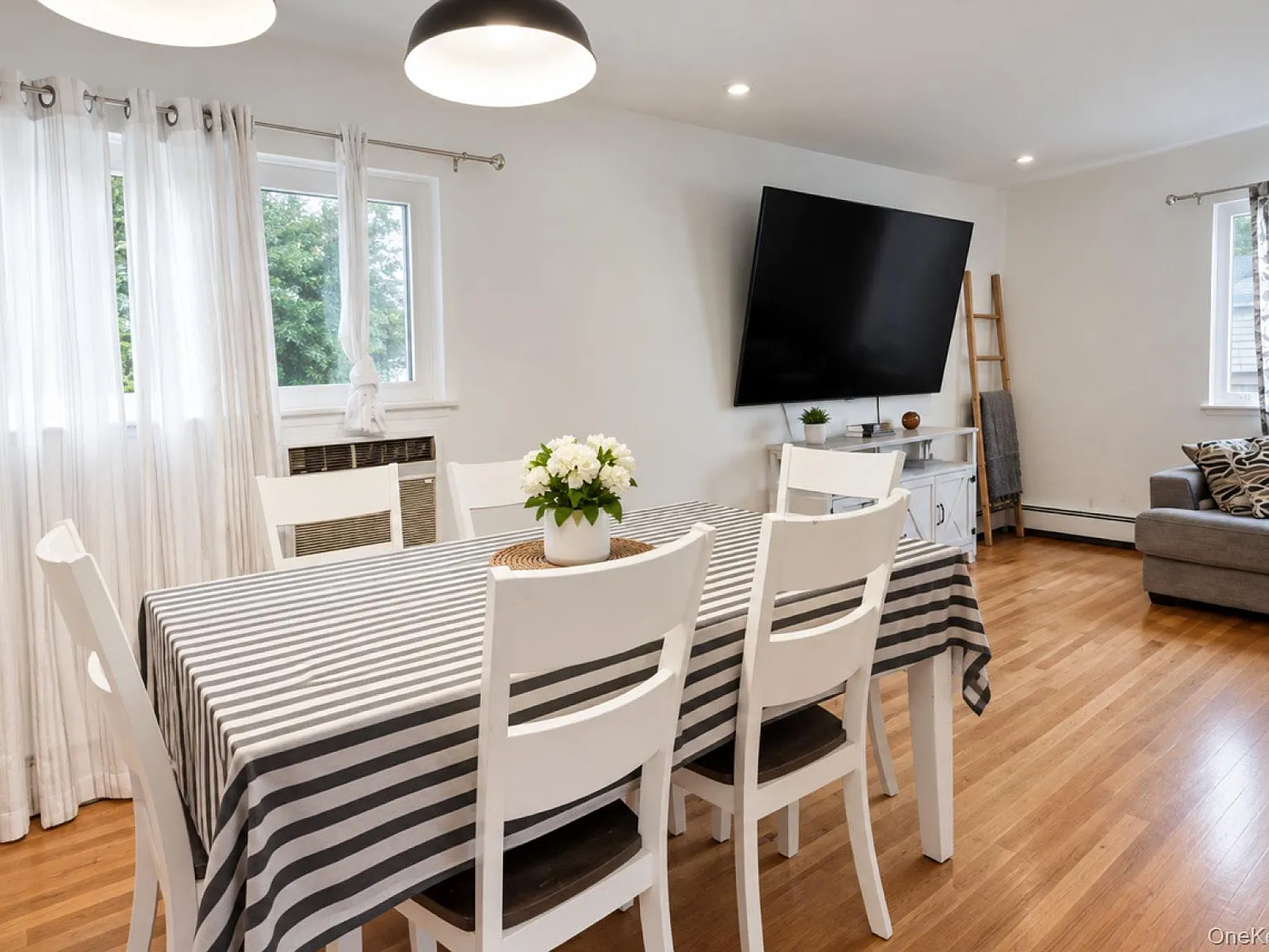 3 bed, 2.0 bath, $3,950 — Photo 4