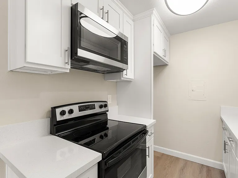 MAGNOLIA WEST APARTMENTS- RIVERSIDE, CA — Photo 30