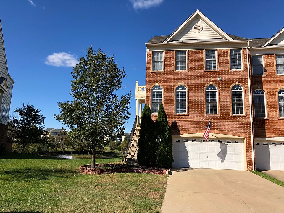 Three Story Corner Townhome
