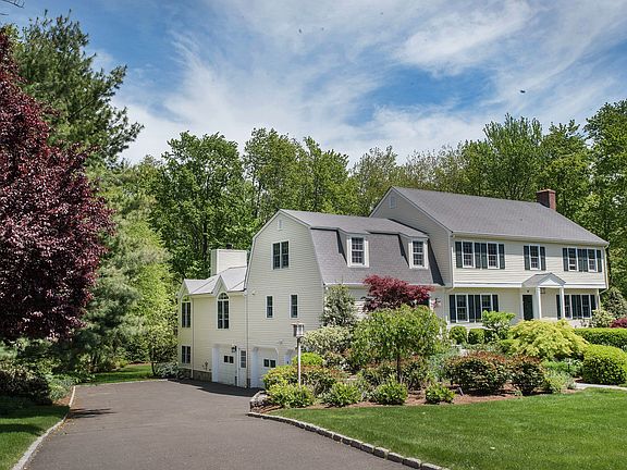 2nd image of 62 Danvers Ln