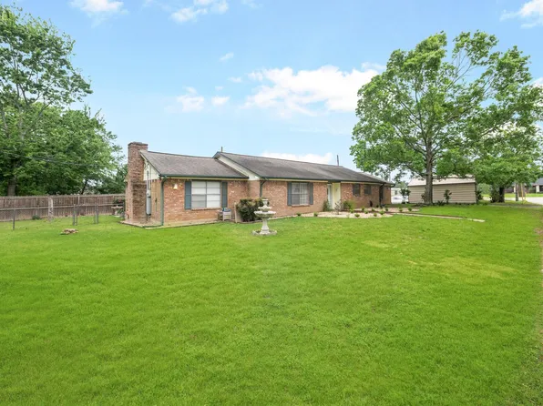 10192 Fm 1097 Rd W, Willis, TX 77318