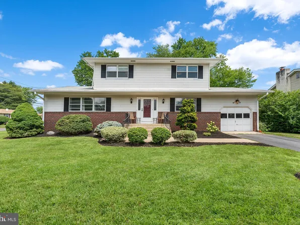 1 Periwinkle Ln, Hamilton, NJ 08619