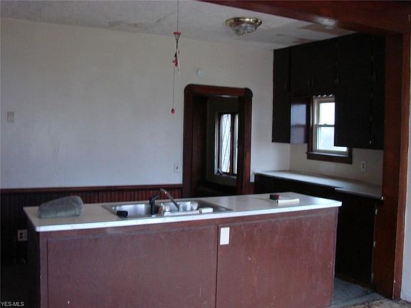 4th image of 430 N Broadway #534