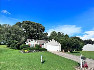 426 Raymond Dr, Winder, GA 30680