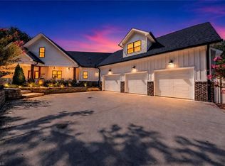 1529 Neelley Rd, Pleasant Garden, NC 27313