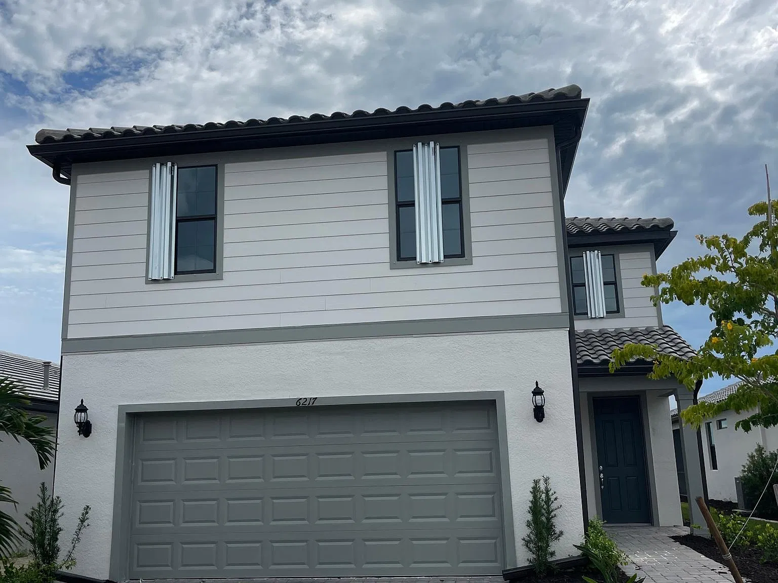 5 bed, 2615 sqft, $3,450 — Photo 1