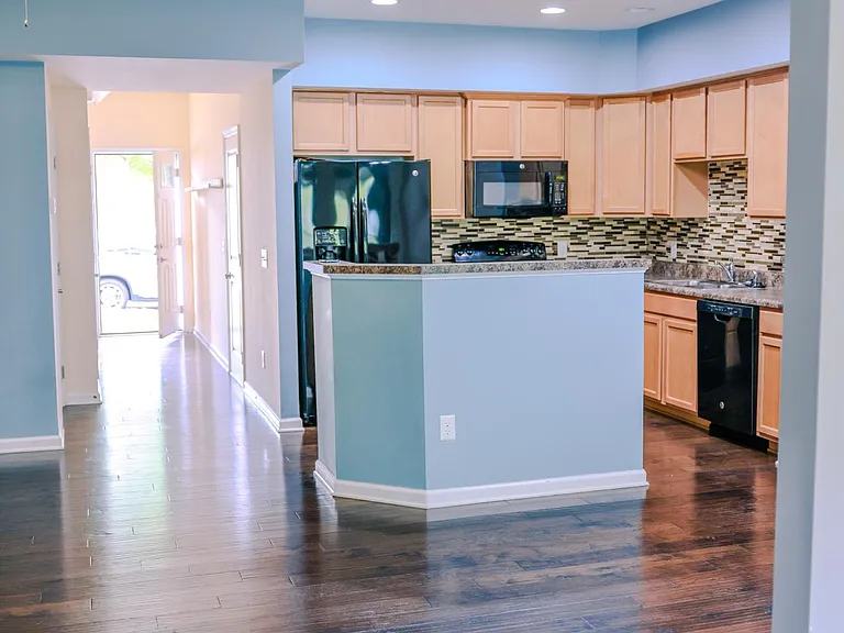 441 Woodbark Ct — Photo 7