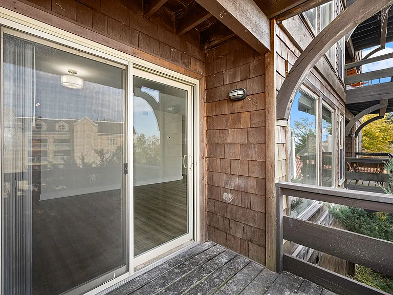 Shake House — Photo 25