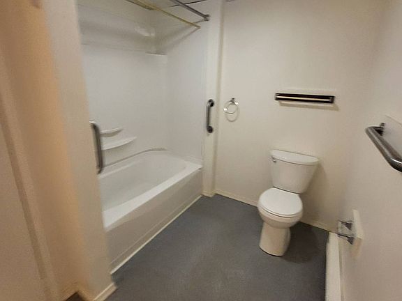 3rd image of 148A Montgomery St
