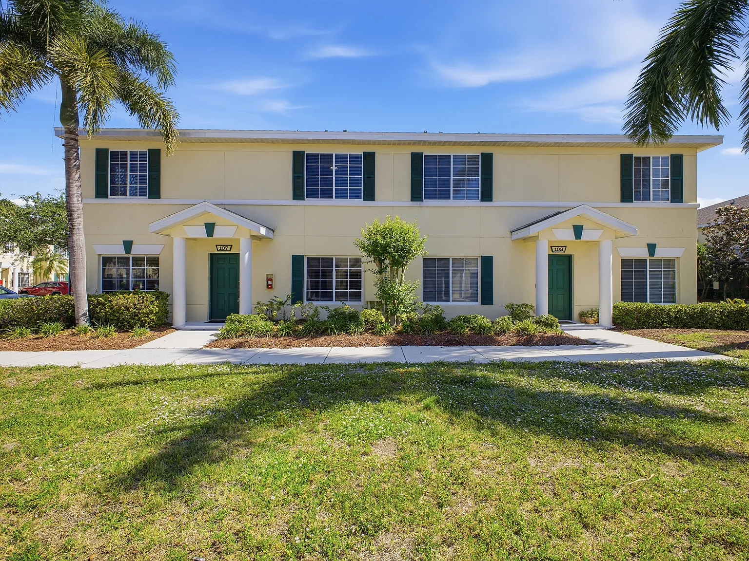 3 bed, 1200 sqft, $2,000 — Photo 1