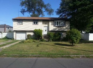 139 Lincoln Ave, Deer Park, NY 11729