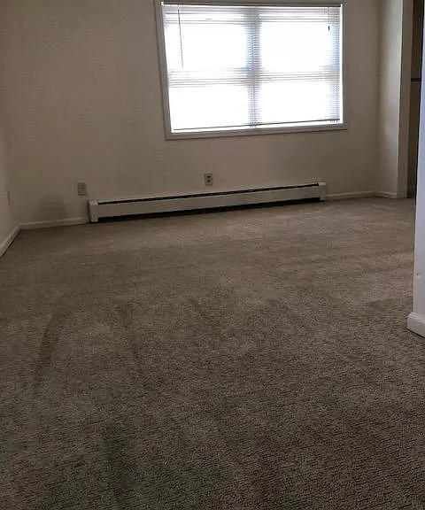 576 University Ave — Photo 19