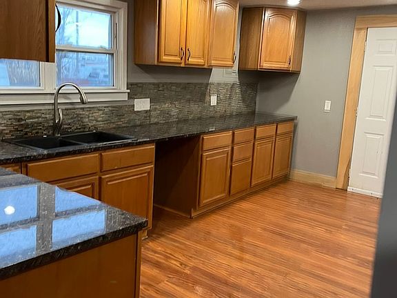 3rd image of 1216 N Steuben Ave