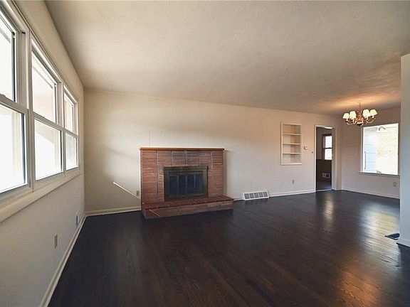 4th image of 7139 Lamar Ave