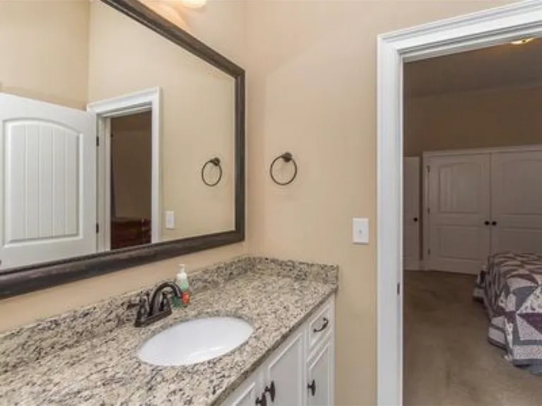 6314 Southbroom Dr — Photo 8