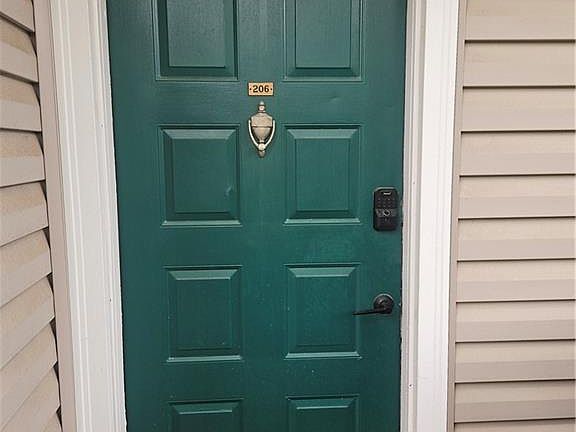 3rd image of 206 Wynnes Ridge Cir SE