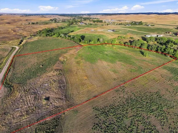 24 Barbed Wire Ct, Belle Fourche, SD 57717