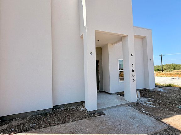 2nd image of 1605 Secretaria Ln