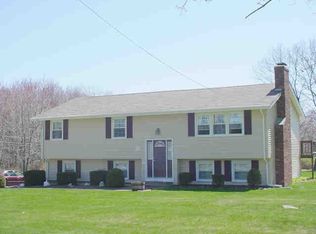 84 Mann School Rd, Smithfield, RI 02917