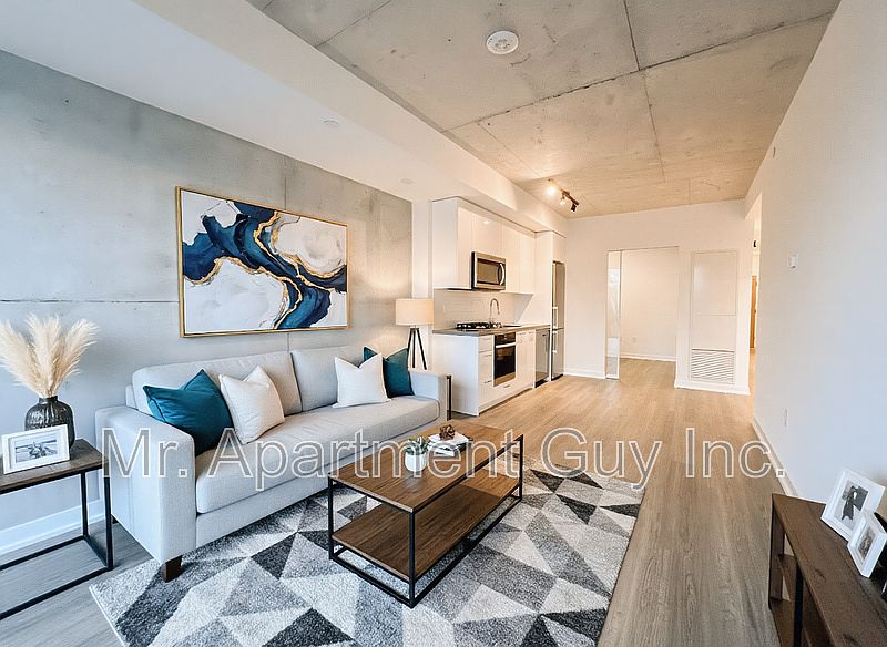 1st image of 195 McCaul St #202