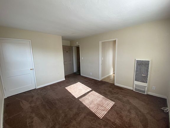 5th image of 637 E 8th St APT 17