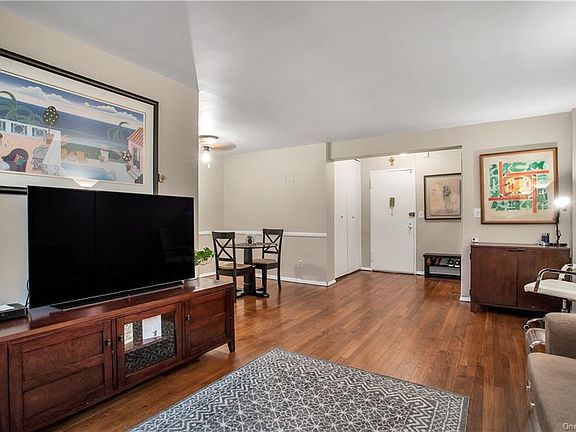 5th image of 80 E Hartsdale Ave APT 709