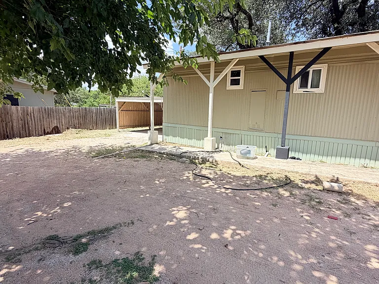 2102 Bois Darc Ln — Photo 3