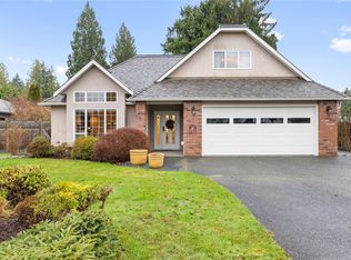 559 Juniper Dr, Qualicum Beach, BC V9K 2J2