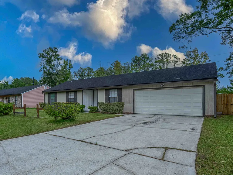 1623 Twin Oak Dr E — Photo 30