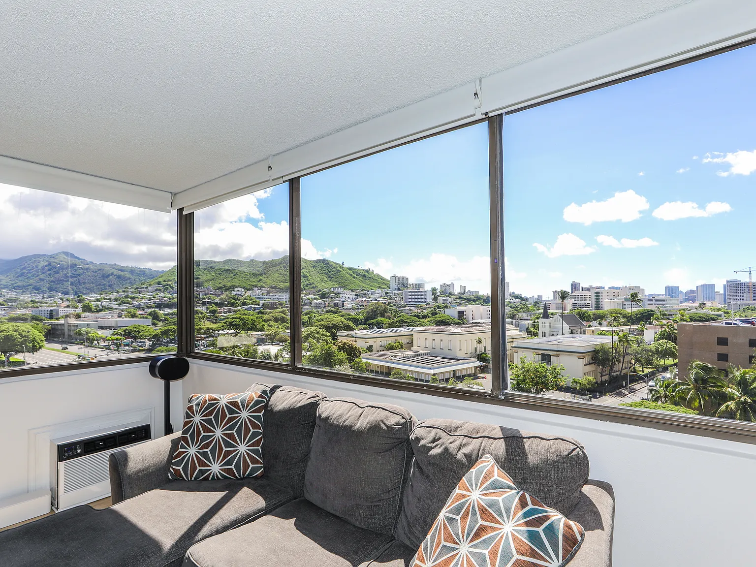 55 South Kukui Street Unit D914 - 1 — Photo 3