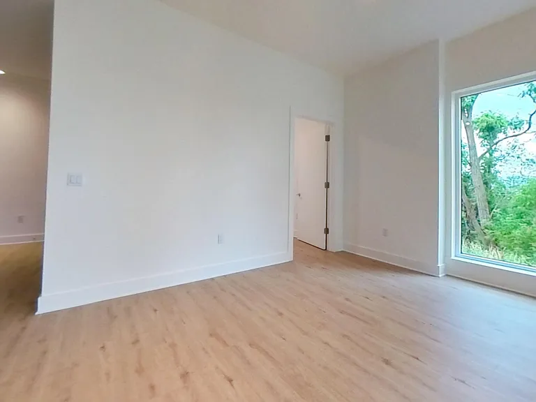 30 Edgewater Pl #301 — Photo 10