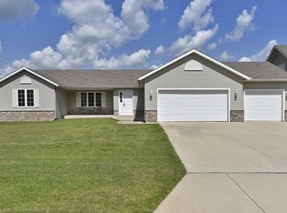 1515 Greenleaf Rd, Owatonna, MN 55060