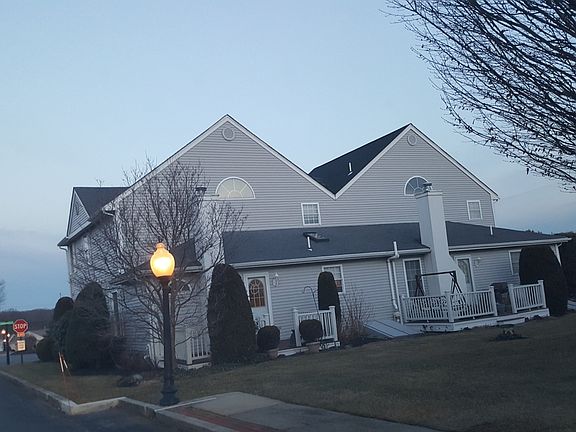 5th image of 83 Ashburton Dr