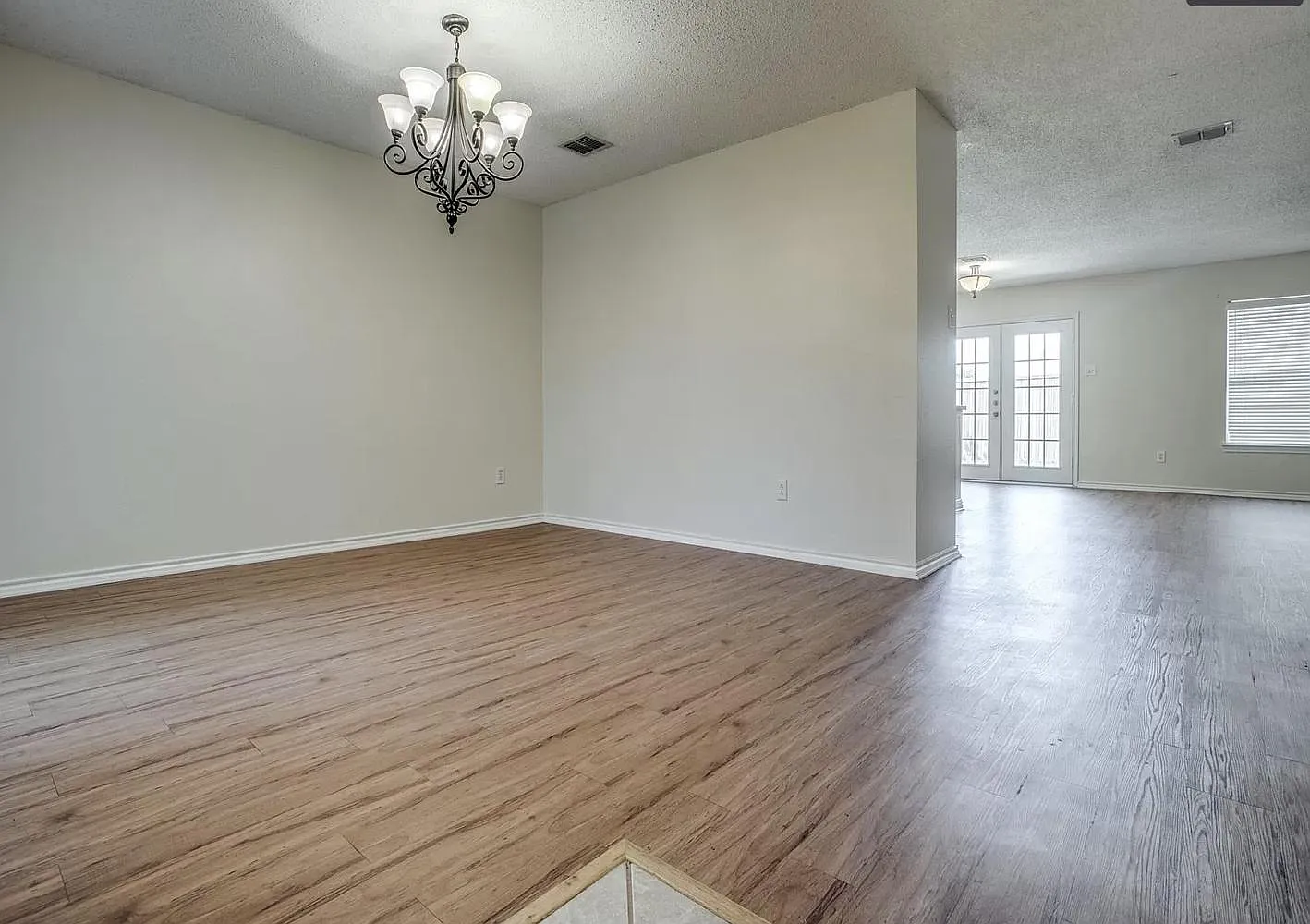 3 bed, 1786 sqft, $2,395 — Photo 2