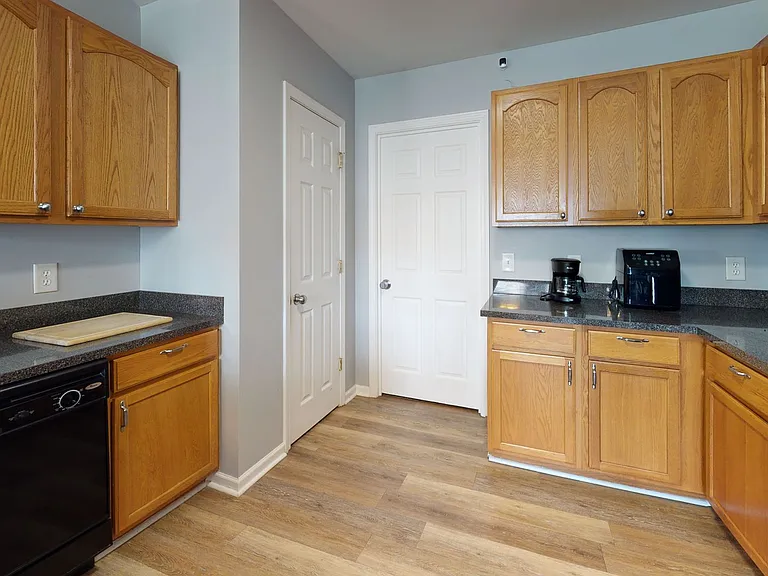 11239 Walland Ln — Photo 9