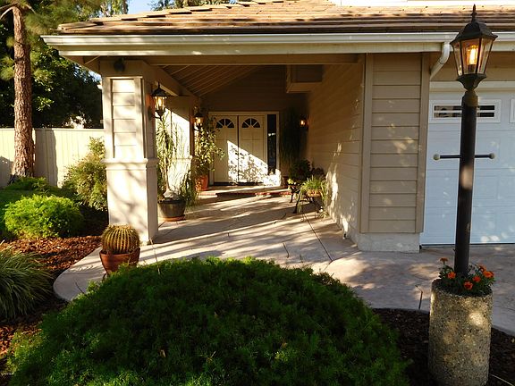 2nd image of 12685 Crescentmeadow Ct