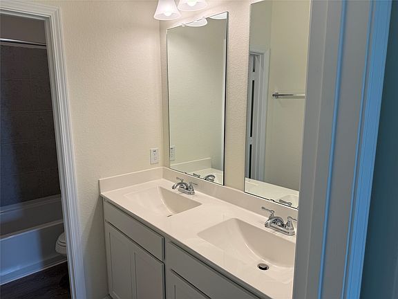 5th image of 15527 Foresail Ln