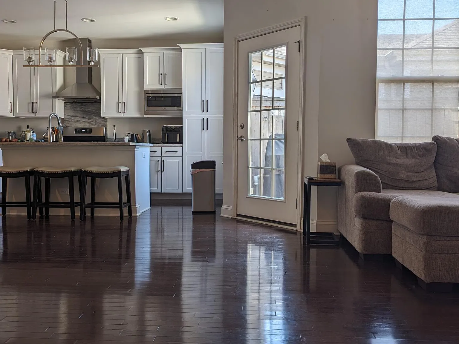 3 bed, 2.5 bath, 2253 sqft, $4,700 — Photo 4